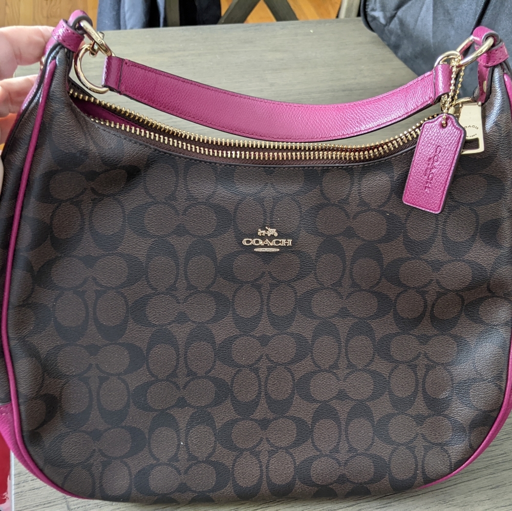 Authentic Coach Saddle Bag w Hard to Find Contrasting Deep Fuschia Color!